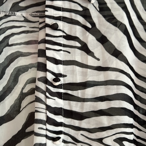 Long sleeve black and white print shirt - Picture 4 of 5